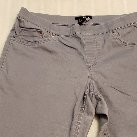 BOGO Free🦋 H&M Grayish Blue Pull-On Jeggings - Picture 4 of 16